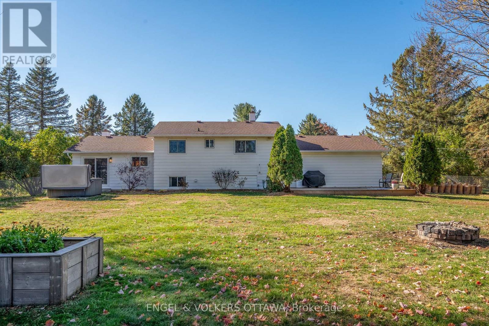 3293 Warner Way, Ottawa, Ontario  K0A 2W0 - Photo 41 - X12501496