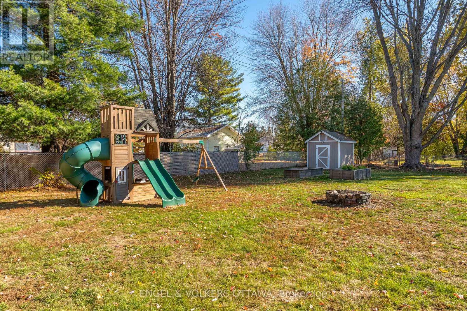 3293 Warner Way, Ottawa, Ontario  K0A 2W0 - Photo 42 - X12501496