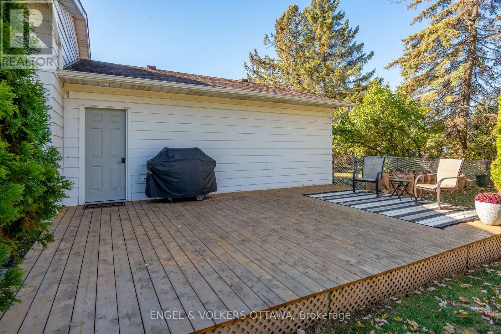 3293 Warner Way, Ottawa, Ontario  K0A 2W0 - Photo 43 - X12501496