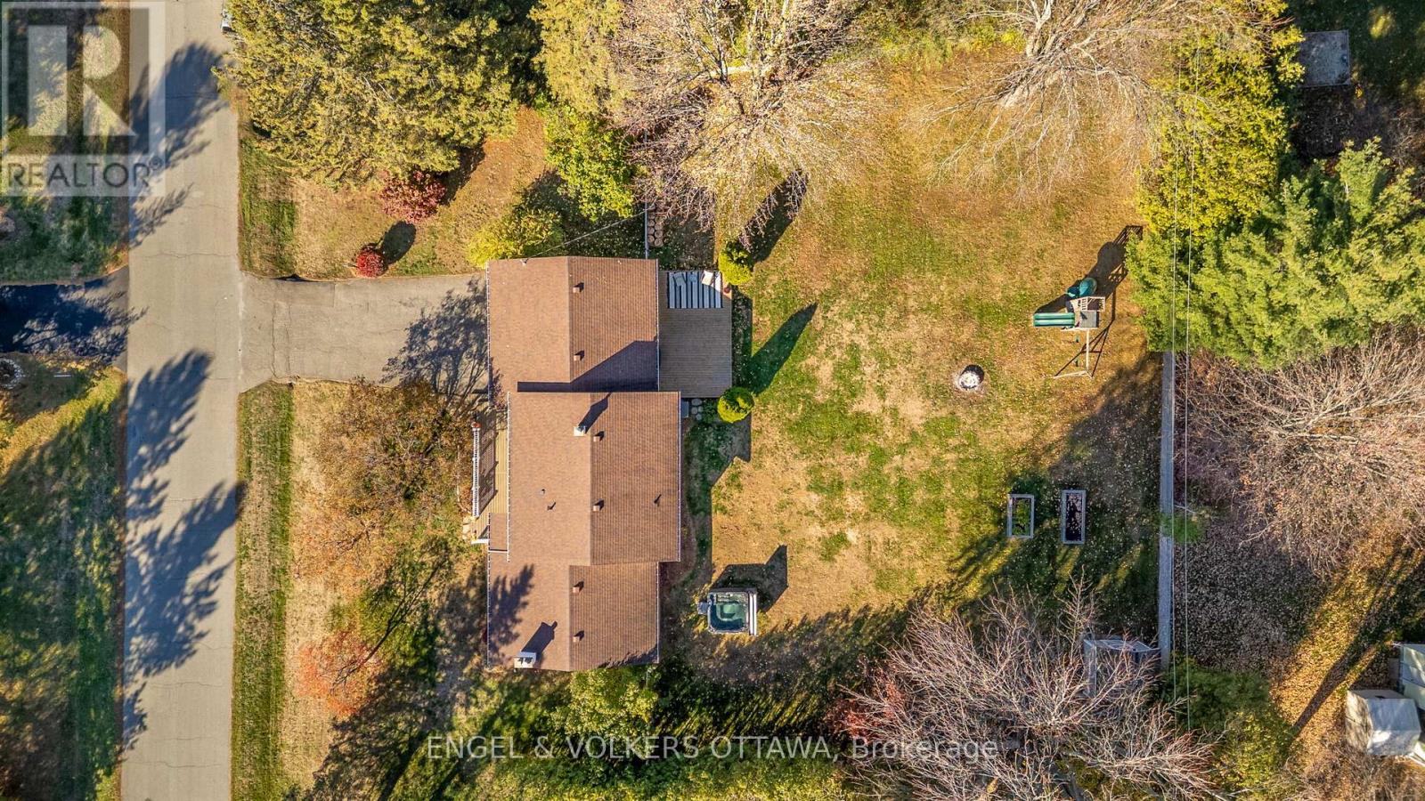 3293 Warner Way, Ottawa, Ontario  K0A 2W0 - Photo 47 - X12501496