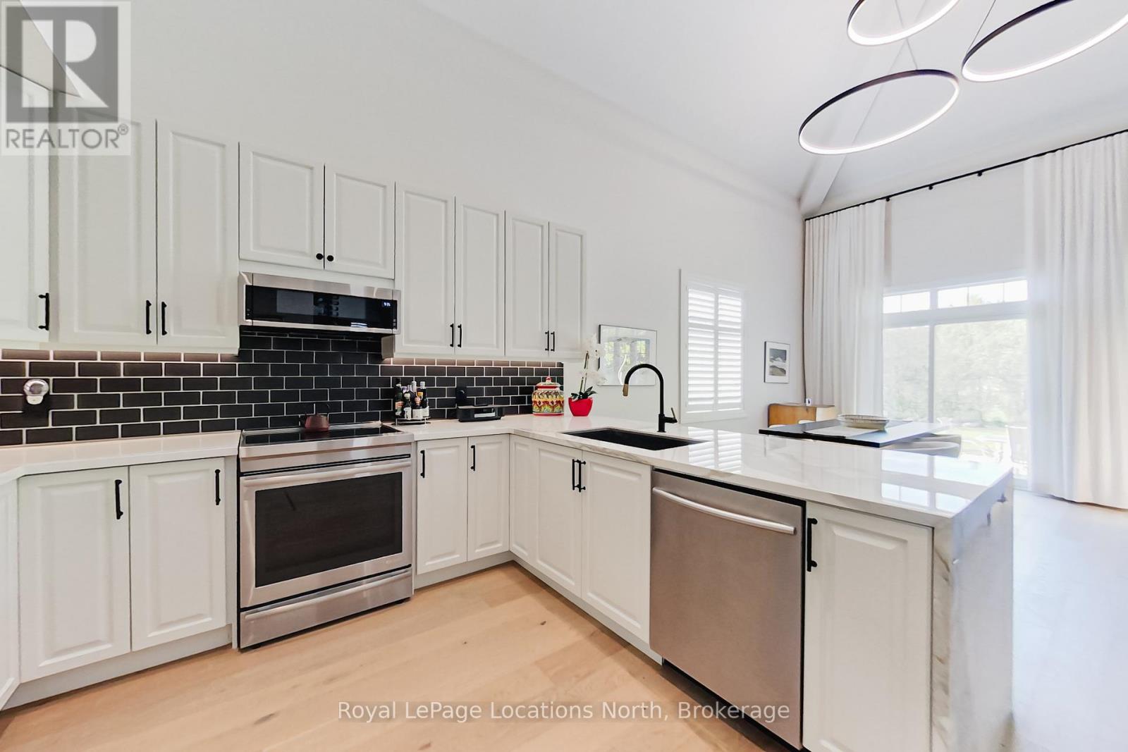 128 Rankin's Crescent, Blue Mountains, Ontario  N0H 2P0 - Photo 16 - X12501644