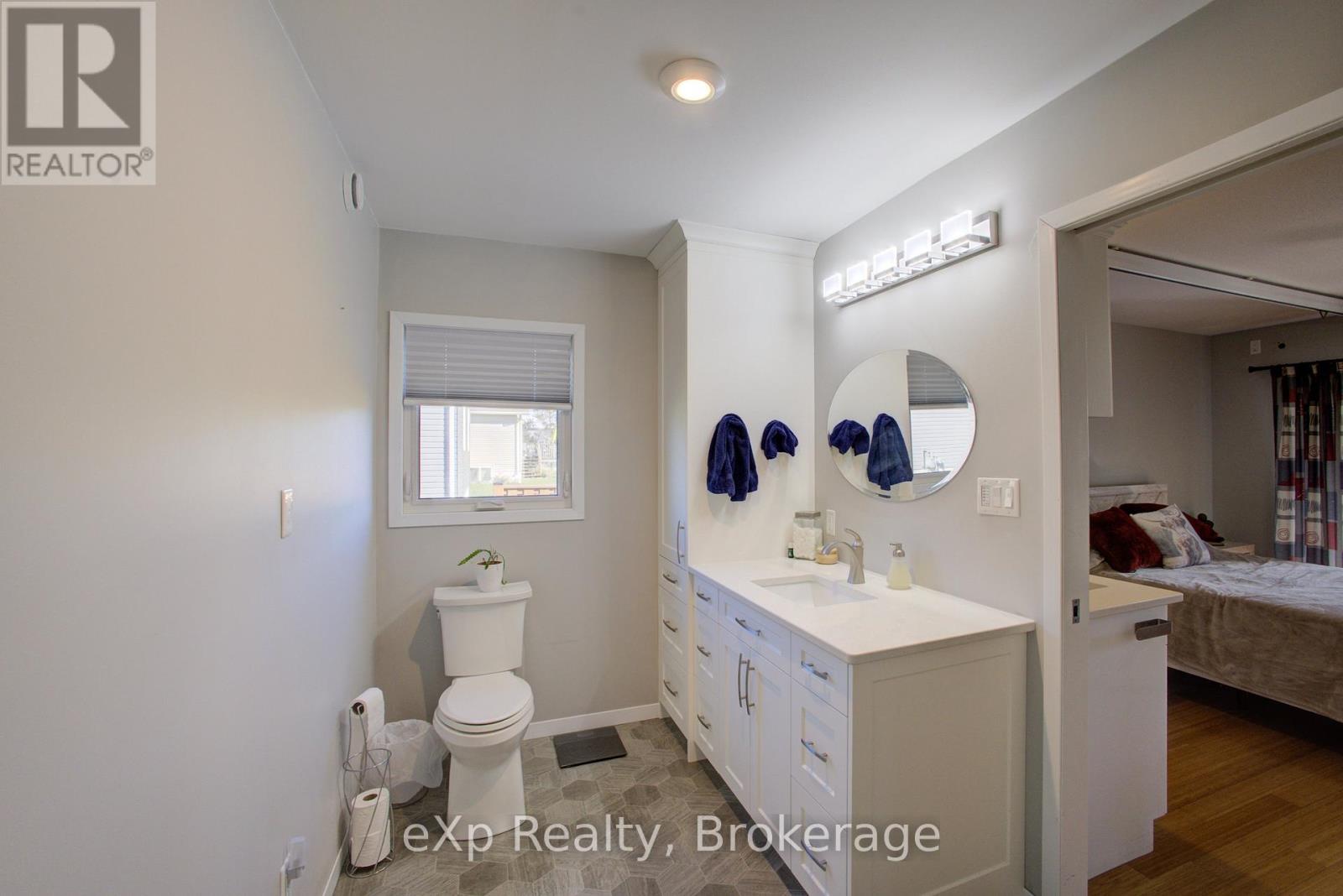 156 Sparling Street, Huron East, Ontario  N0K 1W0 - Photo 18 - X12501646