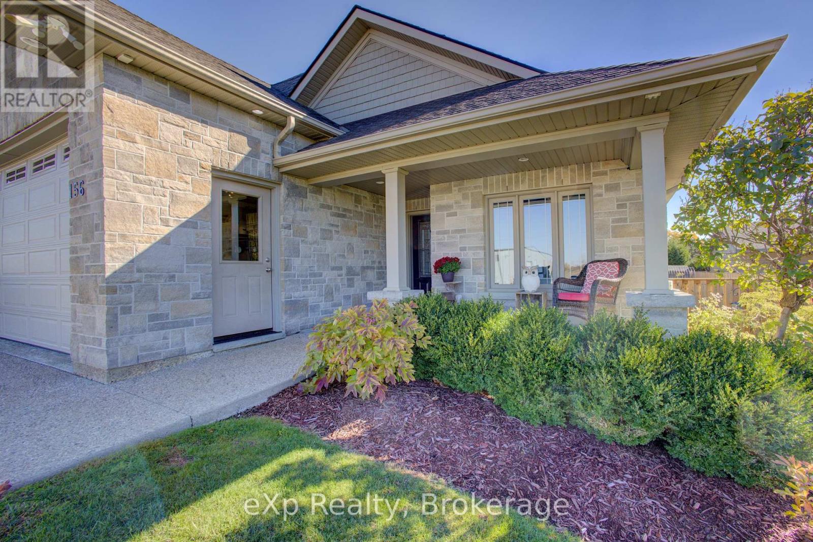 156 Sparling Street, Huron East, Ontario  N0K 1W0 - Photo 2 - X12501646