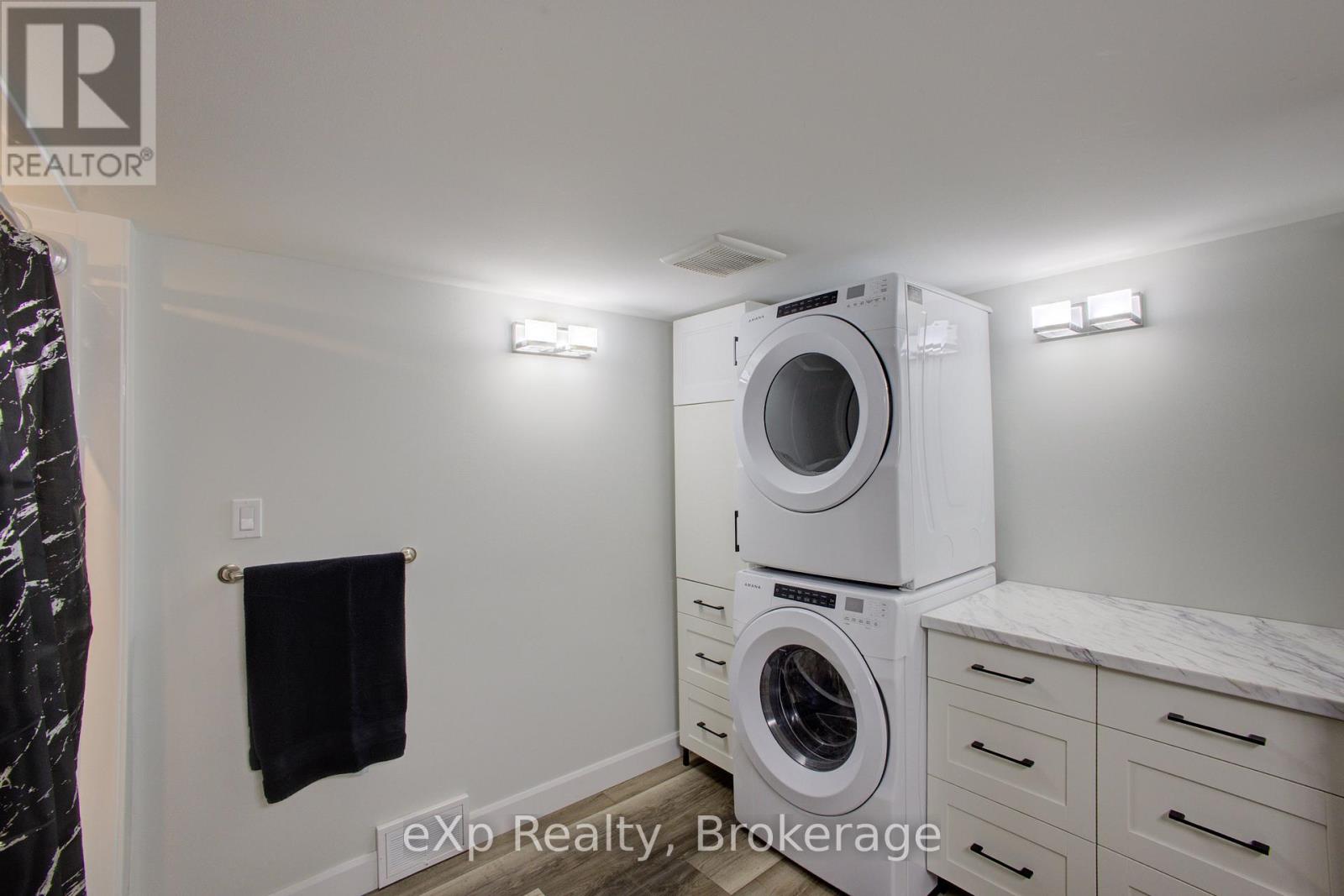 156 Sparling Street, Huron East, Ontario  N0K 1W0 - Photo 23 - X12501646