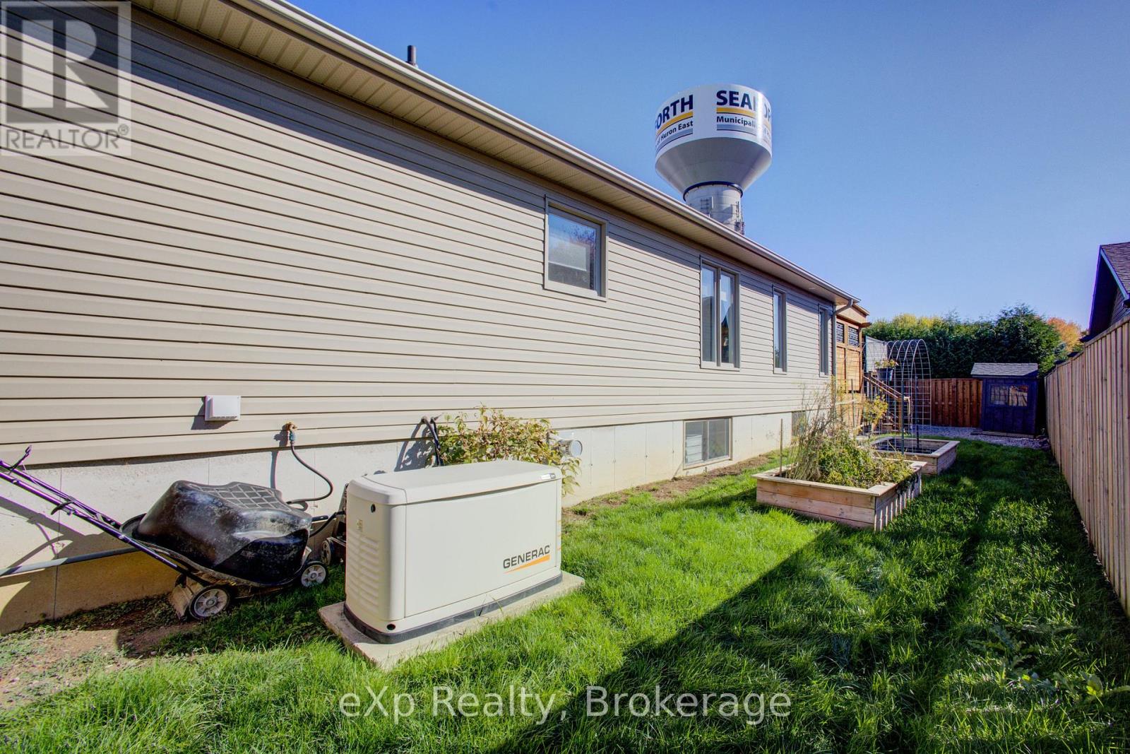156 Sparling Street, Huron East, Ontario  N0K 1W0 - Photo 46 - X12501646