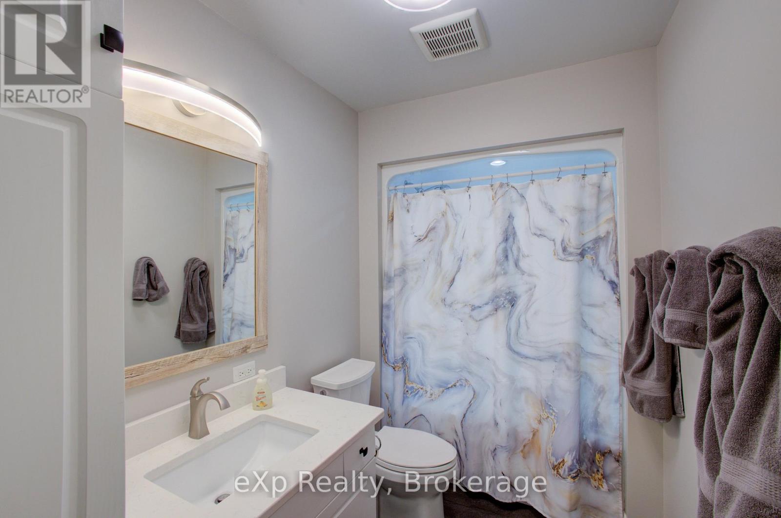 156 Sparling Street, Huron East, Ontario  N0K 1W0 - Photo 8 - X12501646