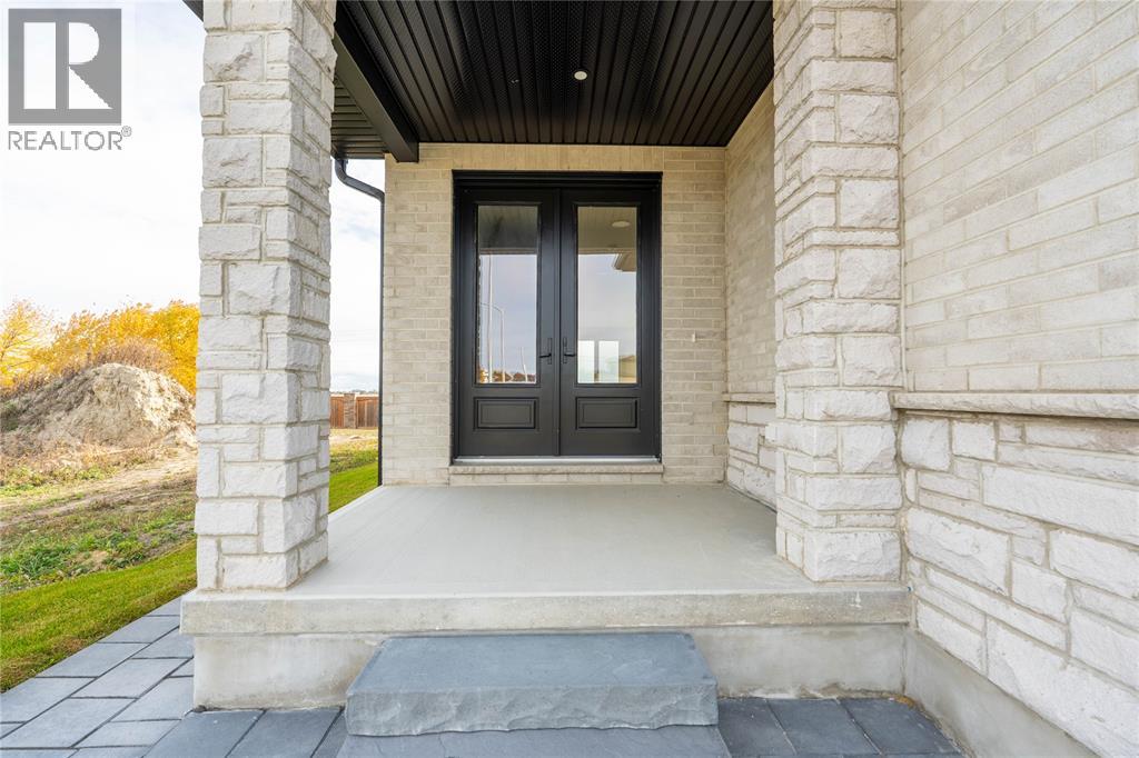 1045 Manhattan Drive, Sarnia, Ontario  N7S 0H1 - Photo 3 - 25027747