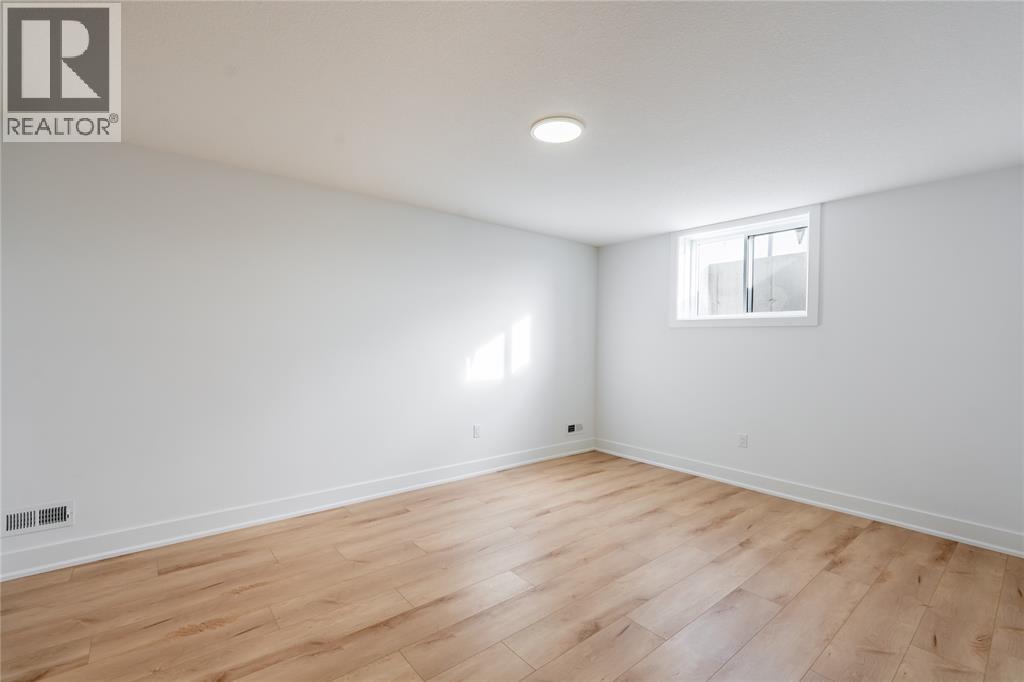 1045 Manhattan Drive, Sarnia, Ontario  N7S 0H1 - Photo 33 - 25027747