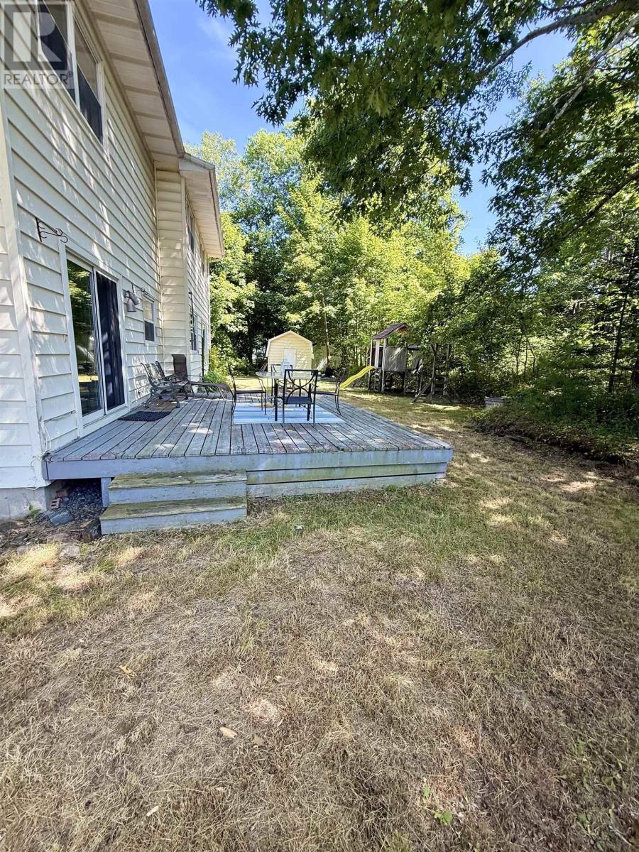 6 Duke Street, Bridgewater, Nova Scotia  B4V 1K4 - Photo 11 - 202520077