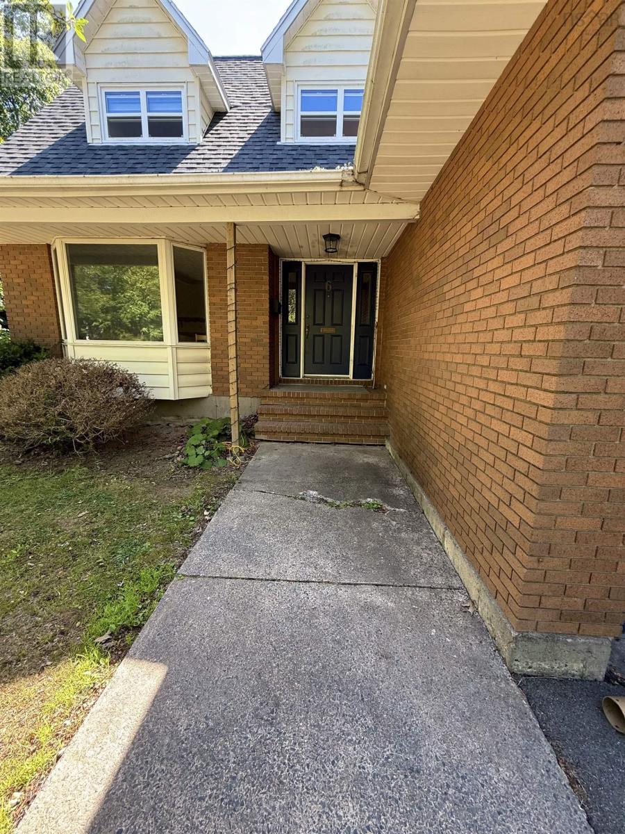 6 Duke Street, Bridgewater, Nova Scotia  B4V 1K4 - Photo 12 - 202520077