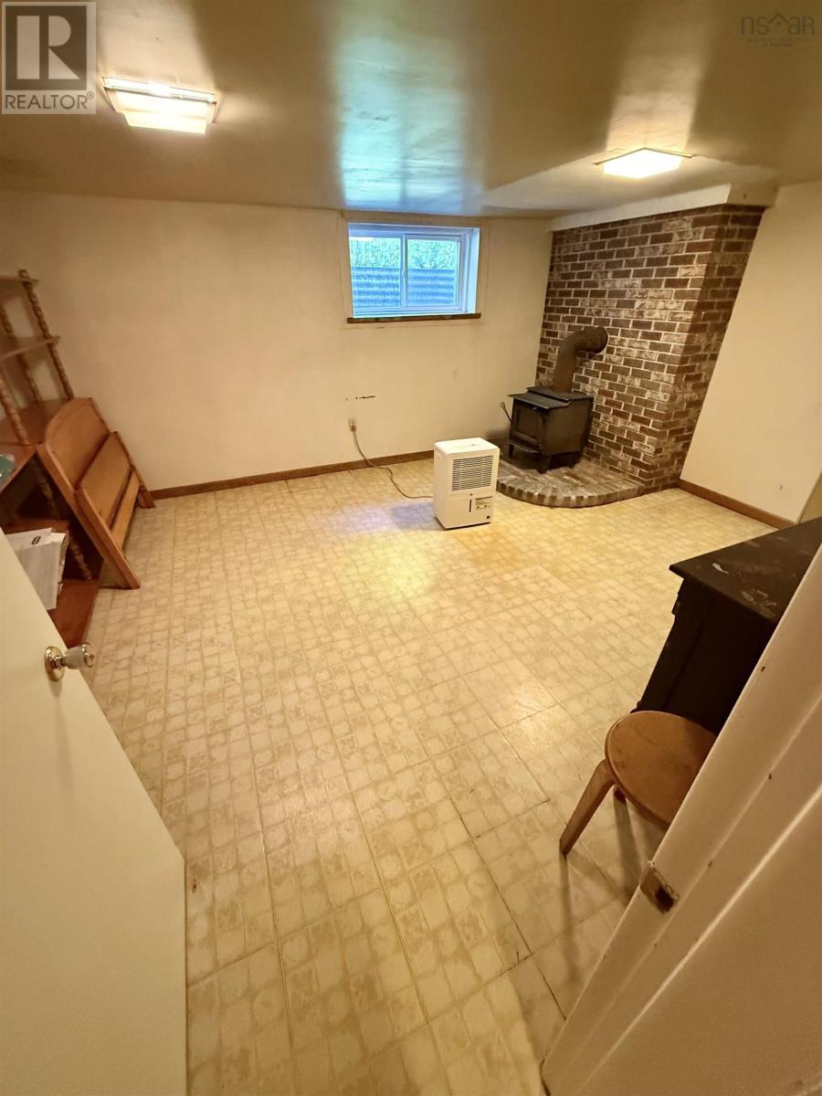 6 Duke Street, Bridgewater, Nova Scotia  B4V 1K4 - Photo 44 - 202520077