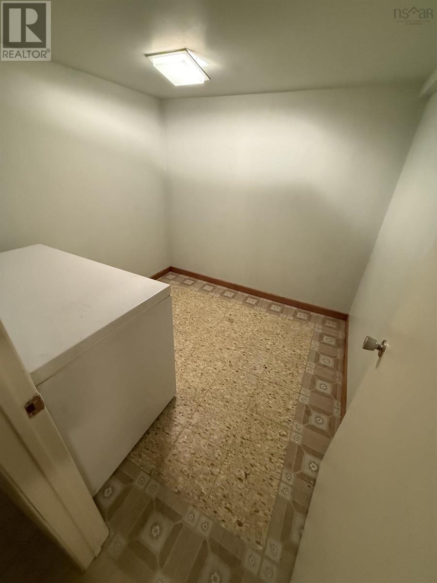 6 Duke Street, Bridgewater, Nova Scotia  B4V 1K4 - Photo 46 - 202520077