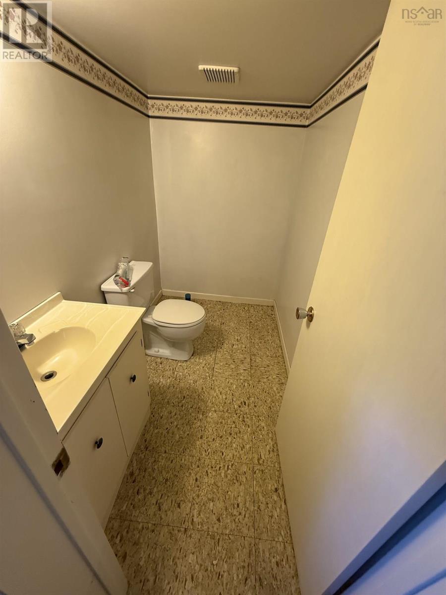 6 Duke Street, Bridgewater, Nova Scotia  B4V 1K4 - Photo 48 - 202520077