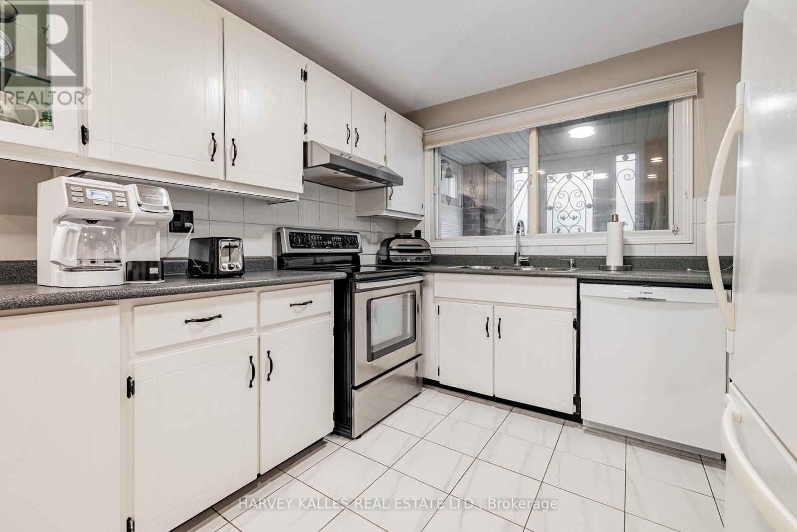 30 Brougham Drive, Vaughan, Ontario  L4L 3E1 - Photo 19 - N12501578