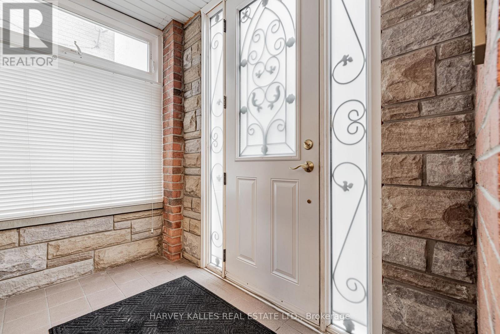 30 Brougham Drive, Vaughan, Ontario  L4L 3E1 - Photo 4 - N12501578