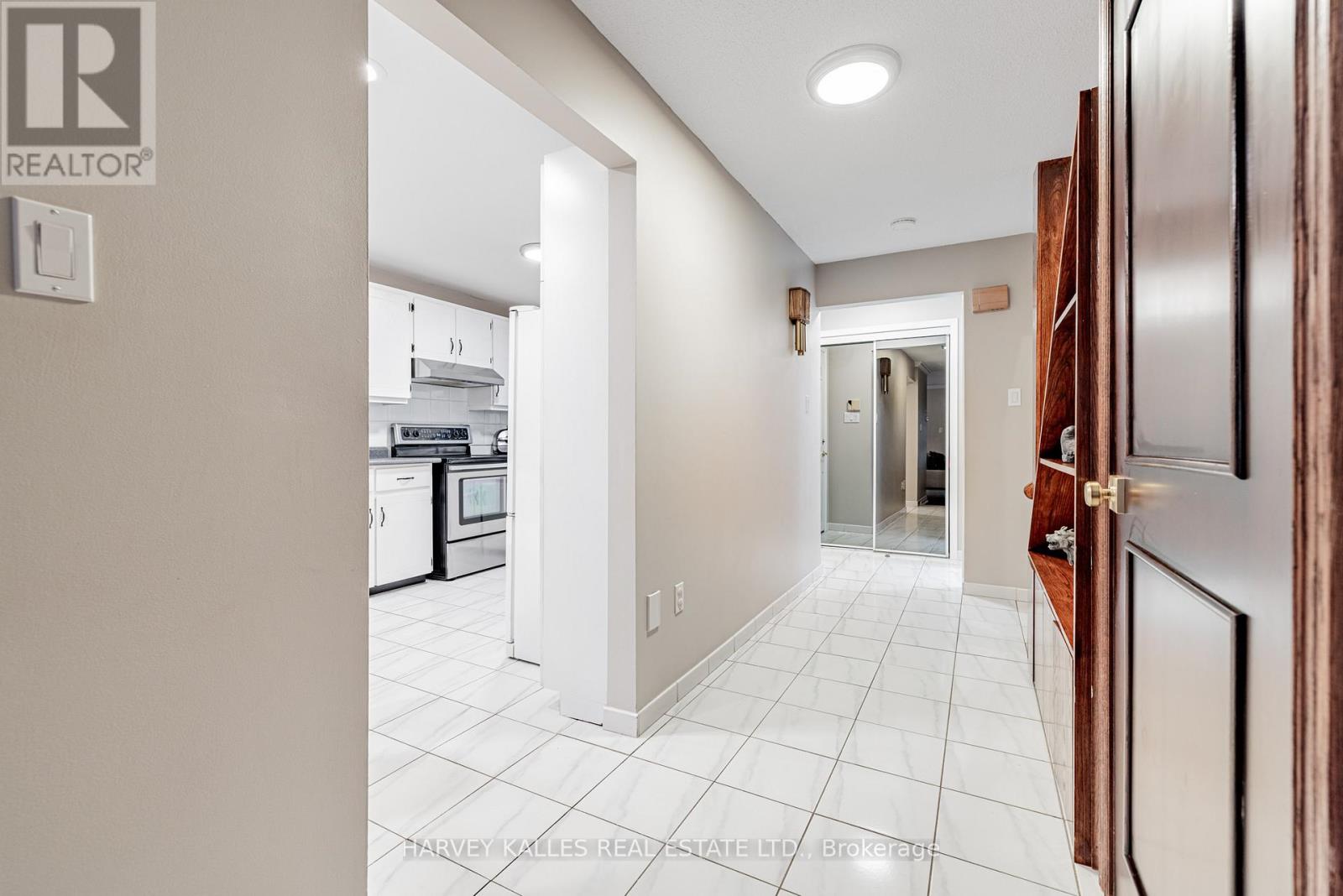 30 Brougham Drive, Vaughan, Ontario  L4L 3E1 - Photo 8 - N12501578