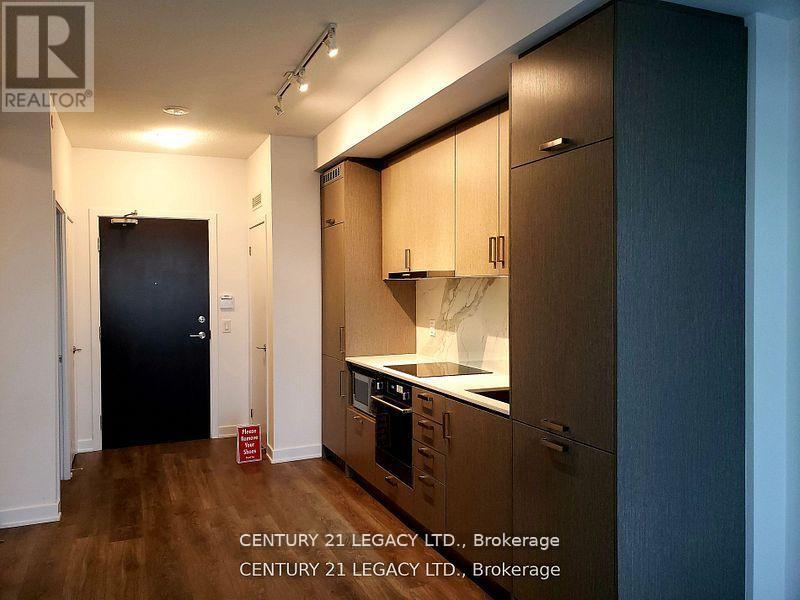 1216 - 60 Honeycrisp Crescent, Vaughan, Ontario  L4K 0N5 - Photo 2 - N12501582