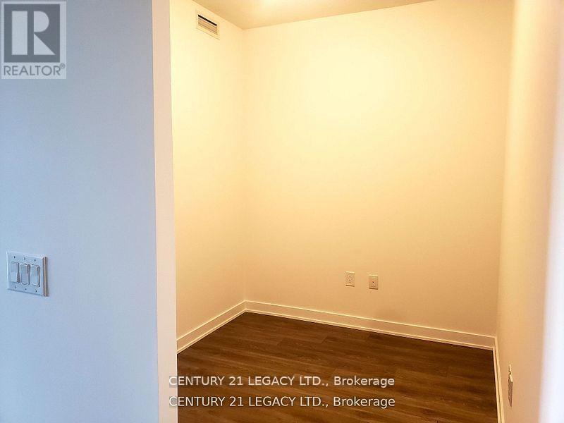 1216 - 60 Honeycrisp Crescent, Vaughan, Ontario  L4K 0N5 - Photo 9 - N12501582