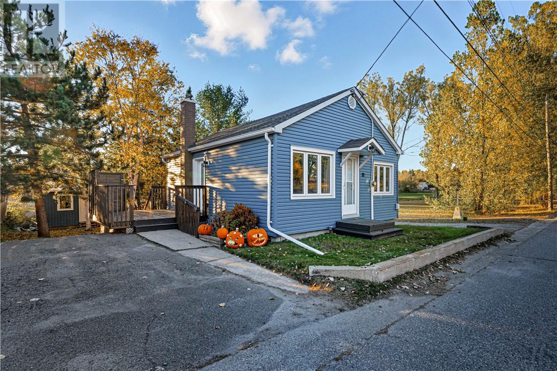 22 Beech Street, Garson, Ontario P3L 1B2 - Photo 1 - 2125462