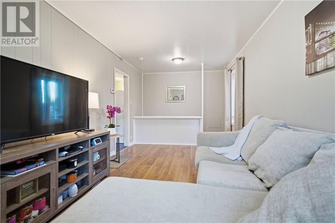 22 Beech Street, Garson, Ontario P3L 1B2 - Photo 10 - 2125462