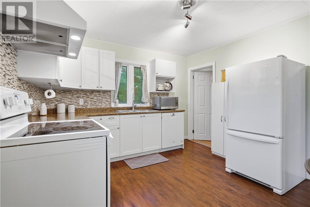 22 Beech Street, Garson, Ontario P3L 1B2 - Photo 6 - 2125462