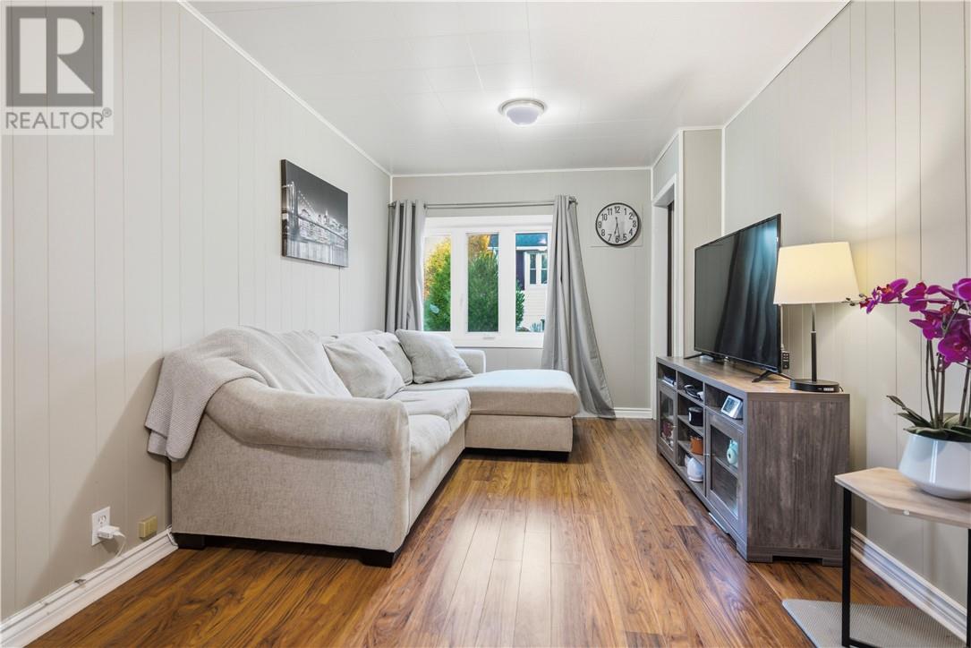 22 Beech Street, Garson, Ontario P3L 1B2 - Photo 7 - 2125462