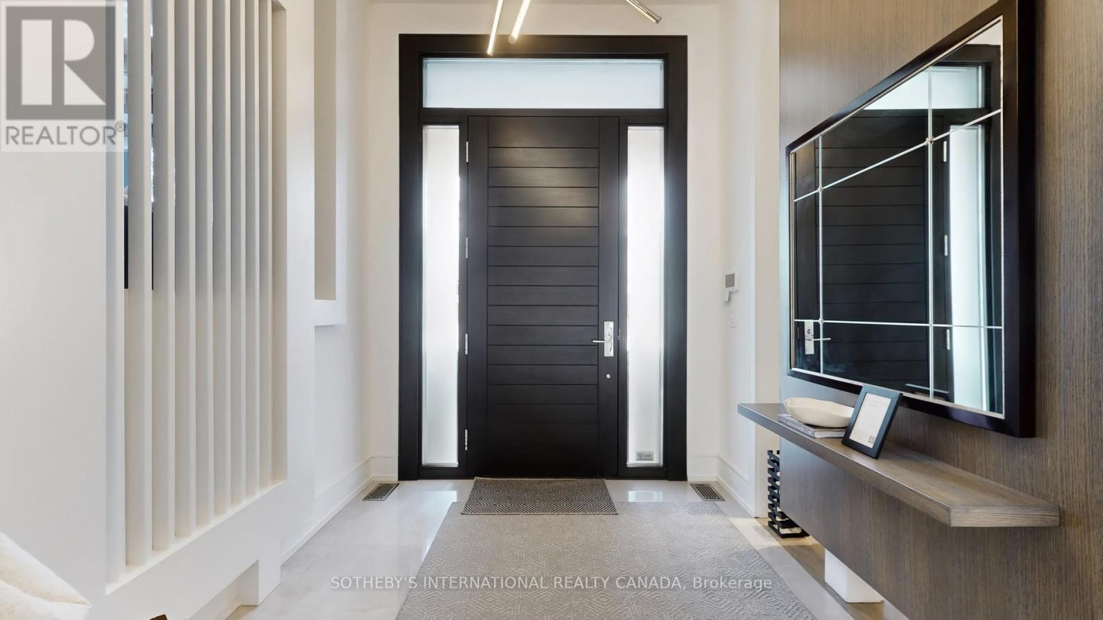 77 Bannatyne Drive, Toronto, Ontario  M2L 2P2 - Photo 5 - C12392684