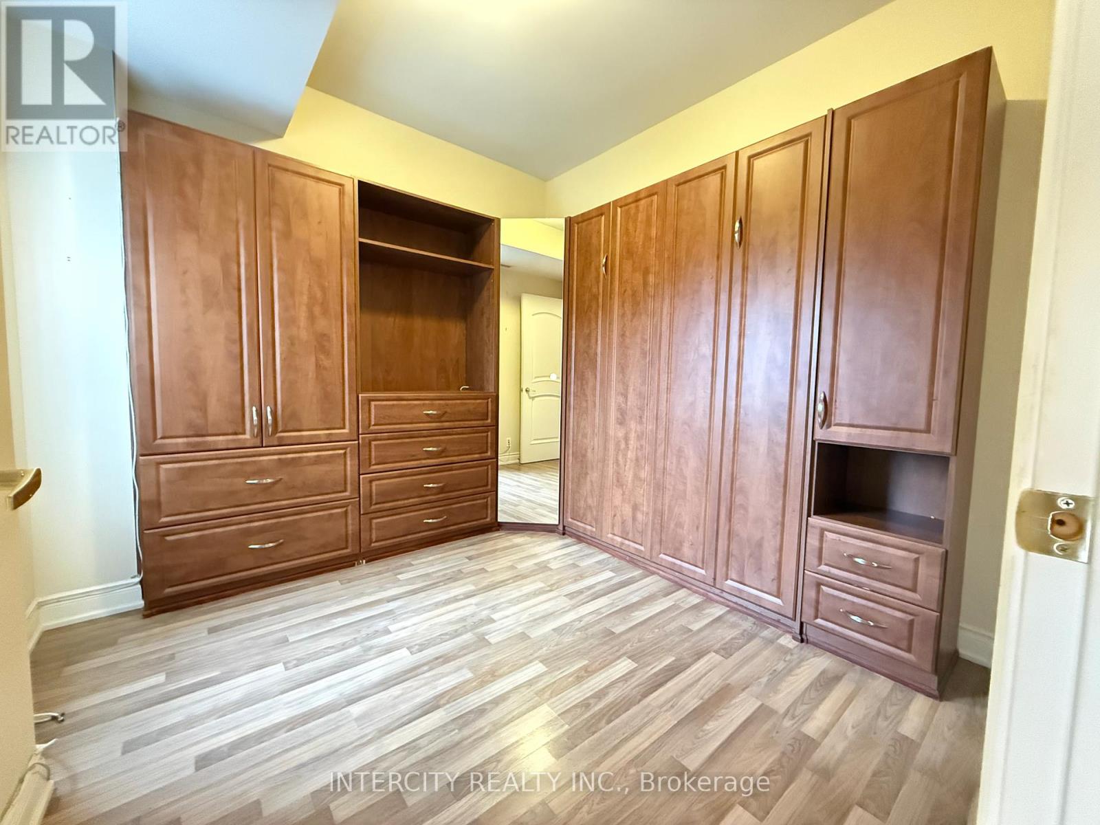 212 - 9225 Jane Street, Vaughan, Ontario  L6A 0J7 - Photo 12 - N12488240