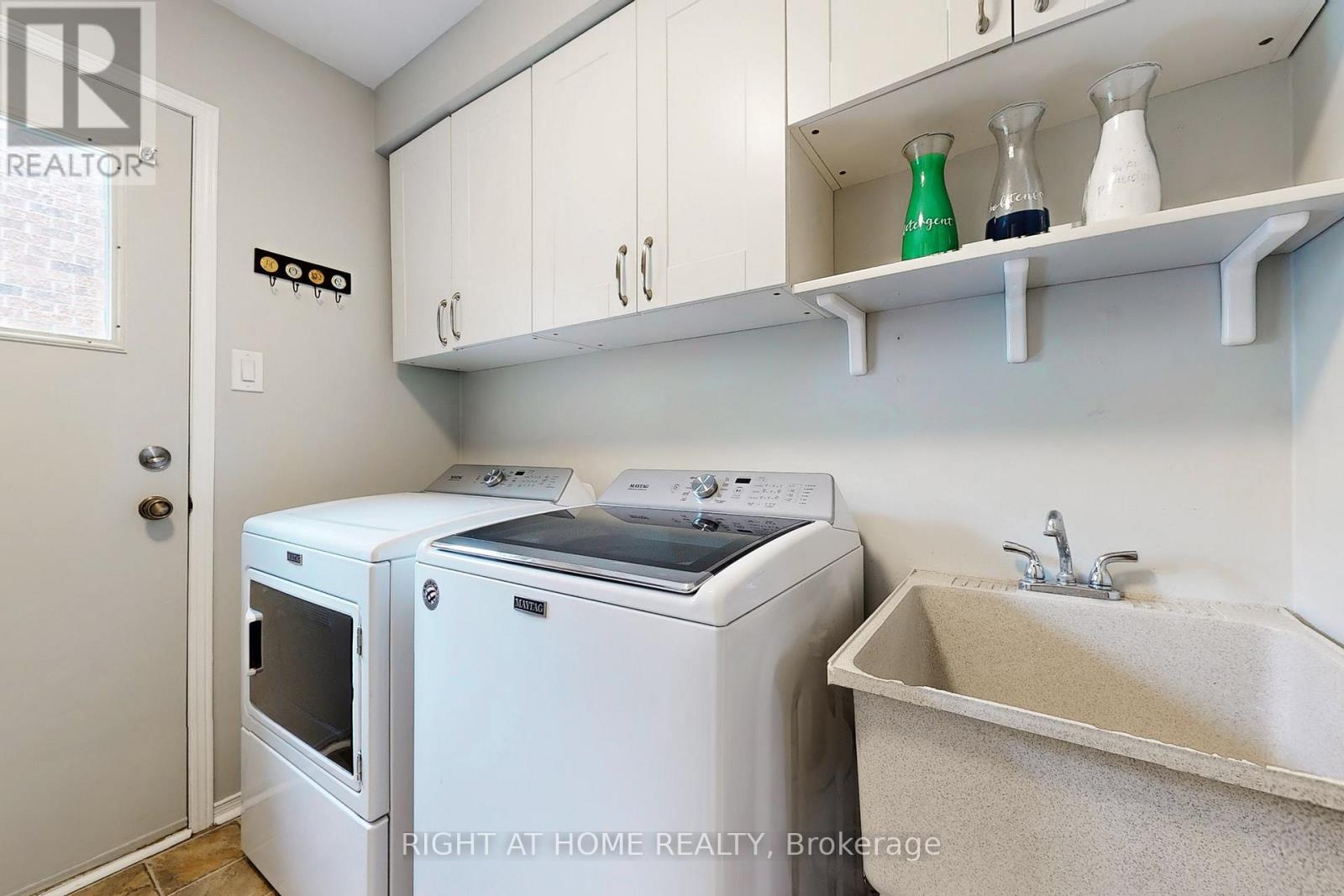 363 Crossland Gate, Newmarket, Ontario  L3X 1B5 - Photo 15 - N12494122