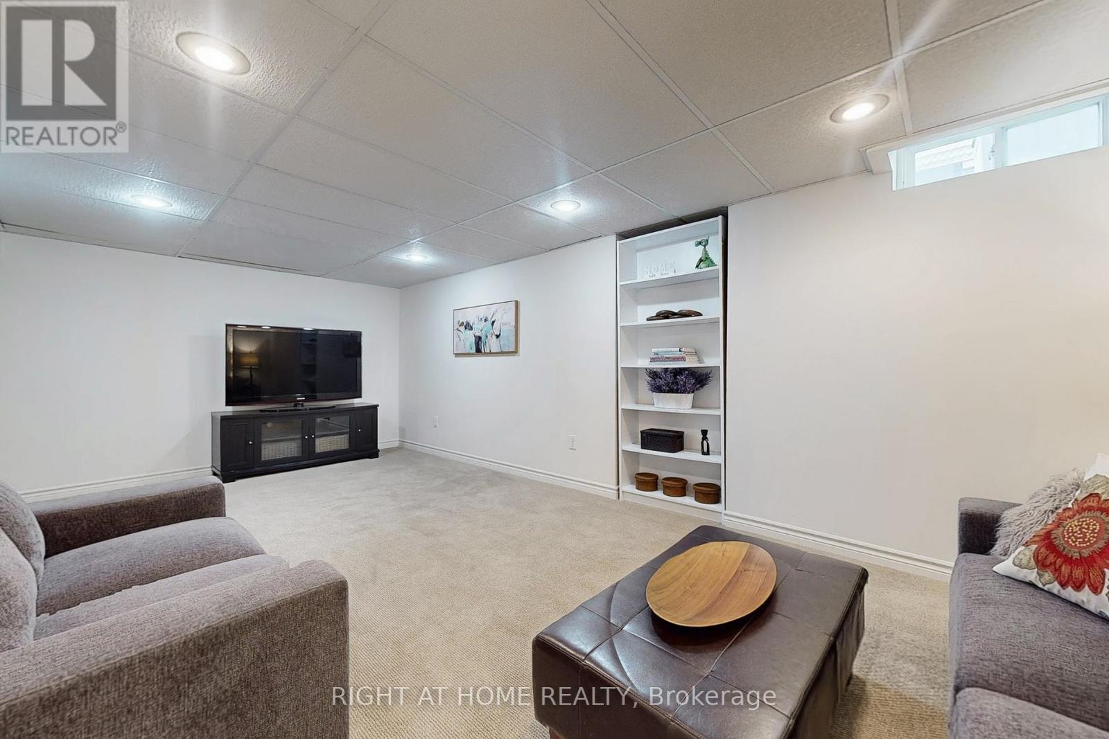 363 Crossland Gate, Newmarket, Ontario  L3X 1B5 - Photo 28 - N12494122