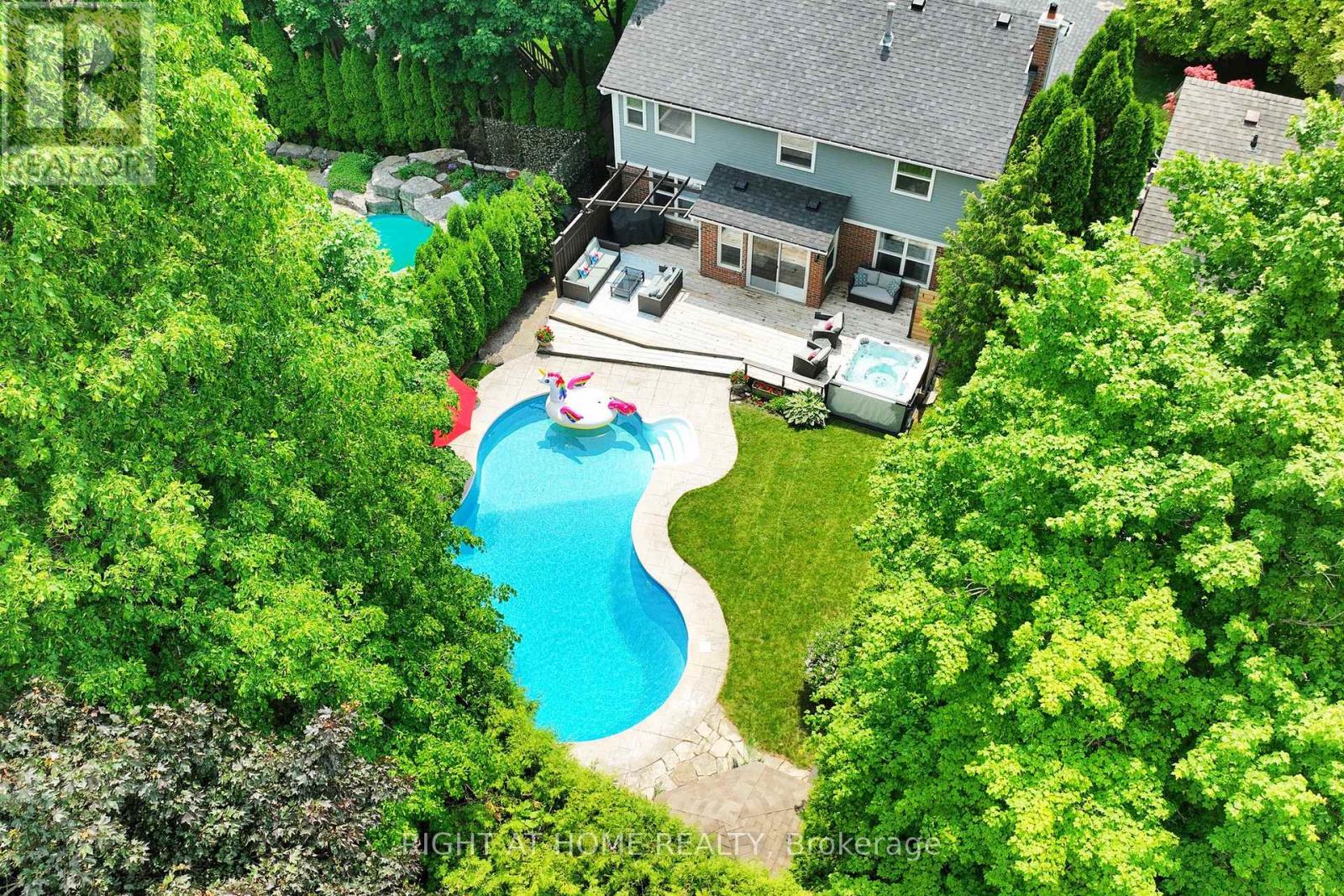 363 Crossland Gate, Newmarket, Ontario  L3X 1B5 - Photo 42 - N12494122