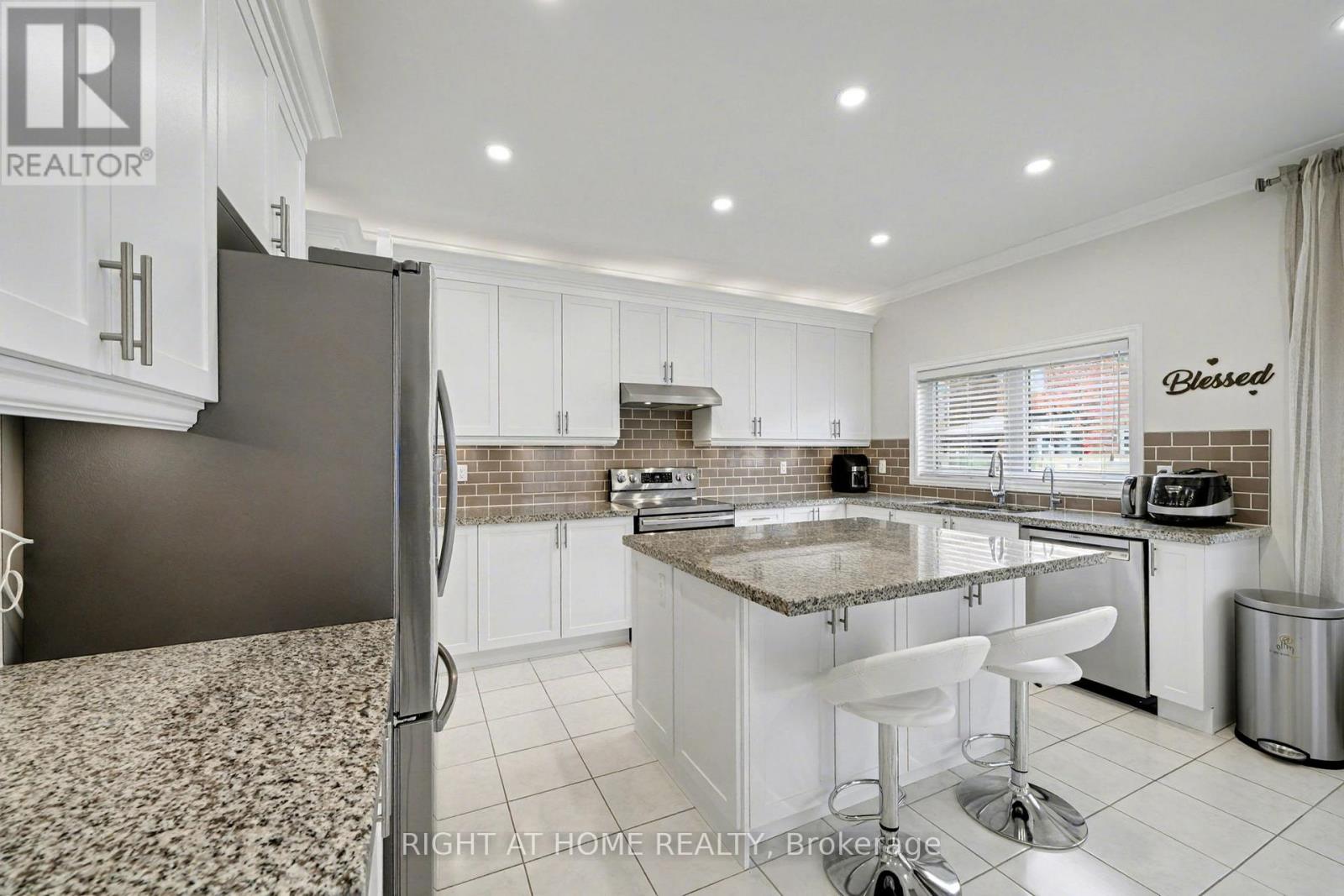 1016 Wickham Road, Innisfil, Ontario  L9S 0N5 - Photo 12 - N12501374