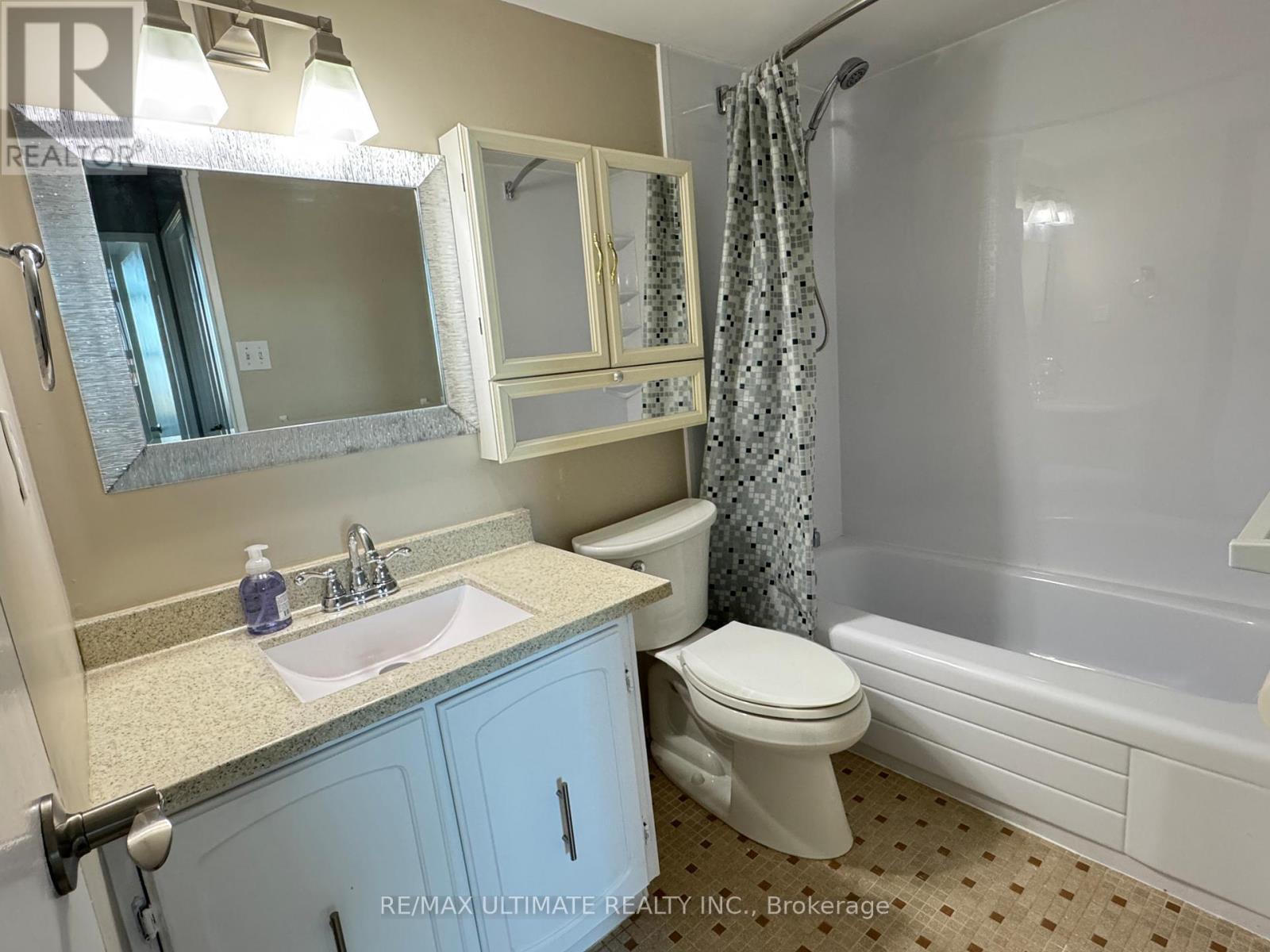 1004 - 966 Inverhouse Drive, Mississauga, Ontario  L5J 4B6 - Photo 15 - W12501588