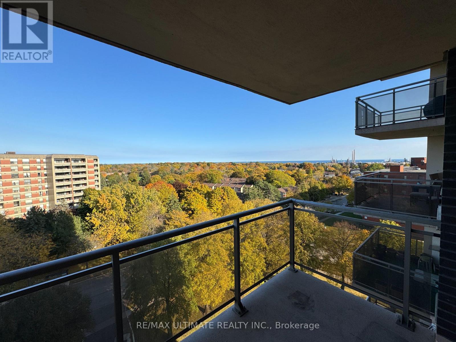 1004 - 966 Inverhouse Drive, Mississauga, Ontario  L5J 4B6 - Photo 17 - W12501588