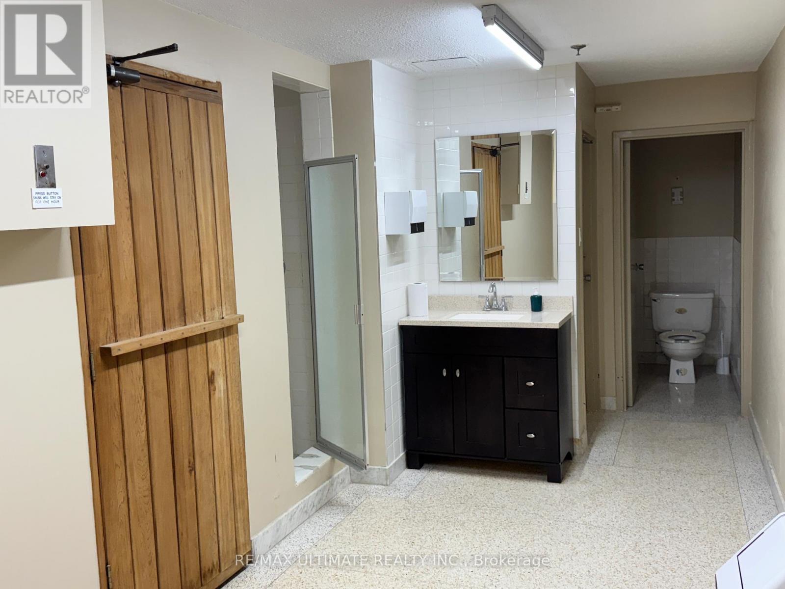 1004 - 966 Inverhouse Drive, Mississauga, Ontario  L5J 4B6 - Photo 24 - W12501588