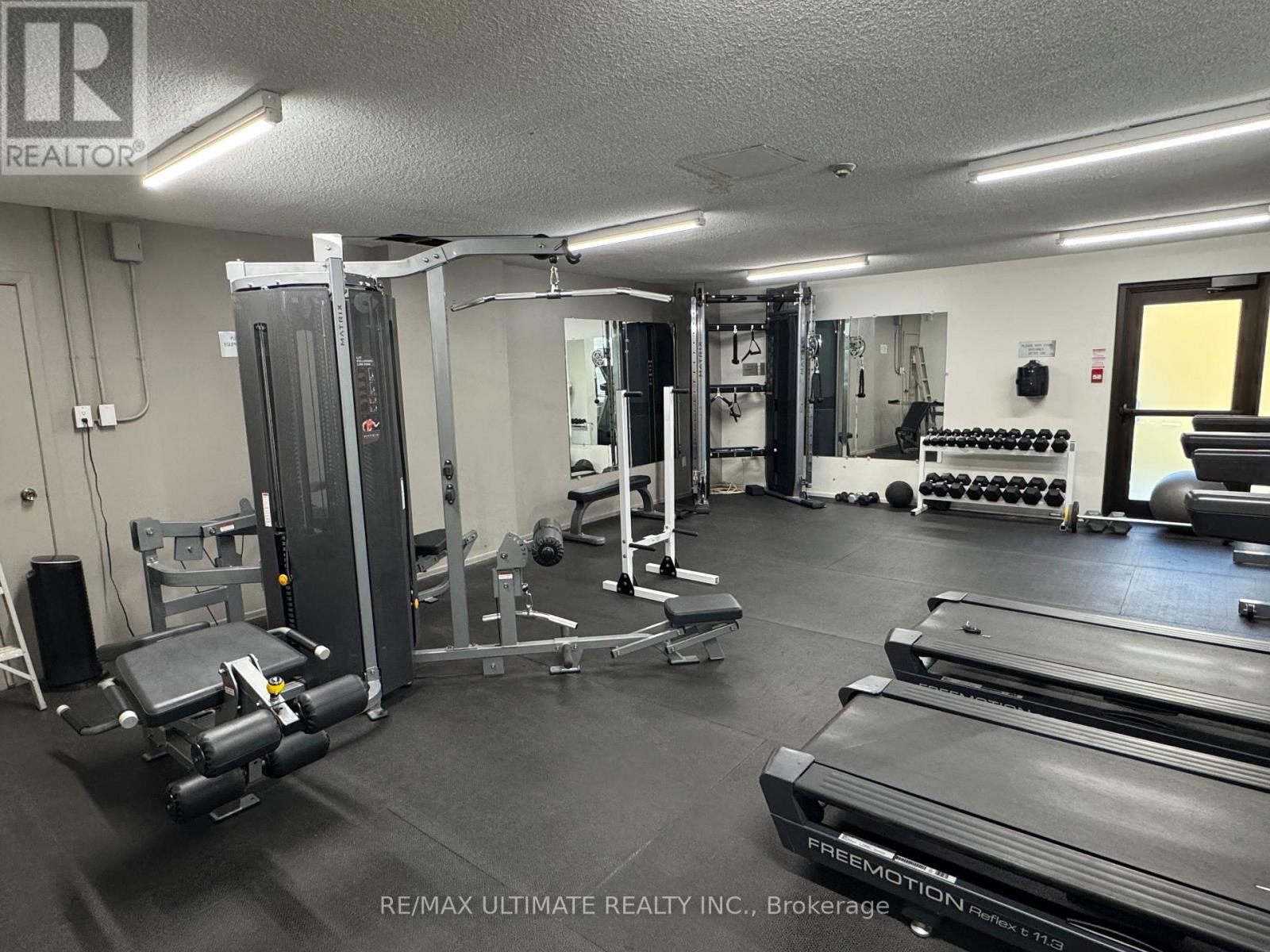 1004 - 966 Inverhouse Drive, Mississauga, Ontario  L5J 4B6 - Photo 27 - W12501588