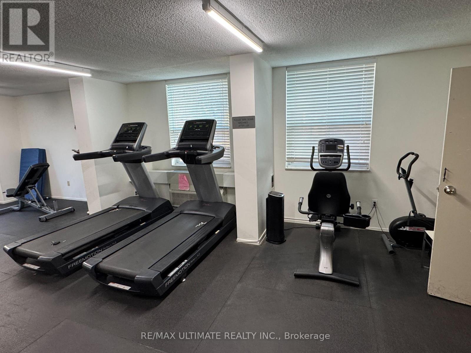 1004 - 966 Inverhouse Drive, Mississauga, Ontario  L5J 4B6 - Photo 28 - W12501588