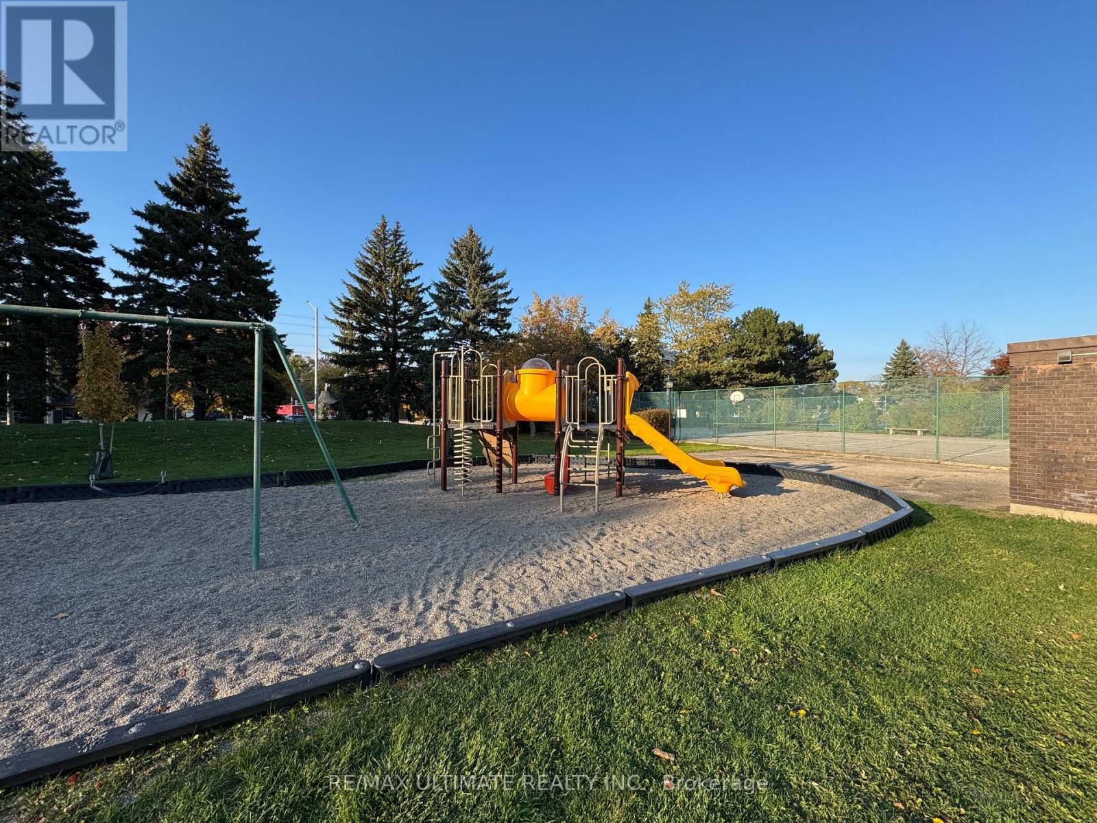 1004 - 966 Inverhouse Drive, Mississauga, Ontario  L5J 4B6 - Photo 30 - W12501588