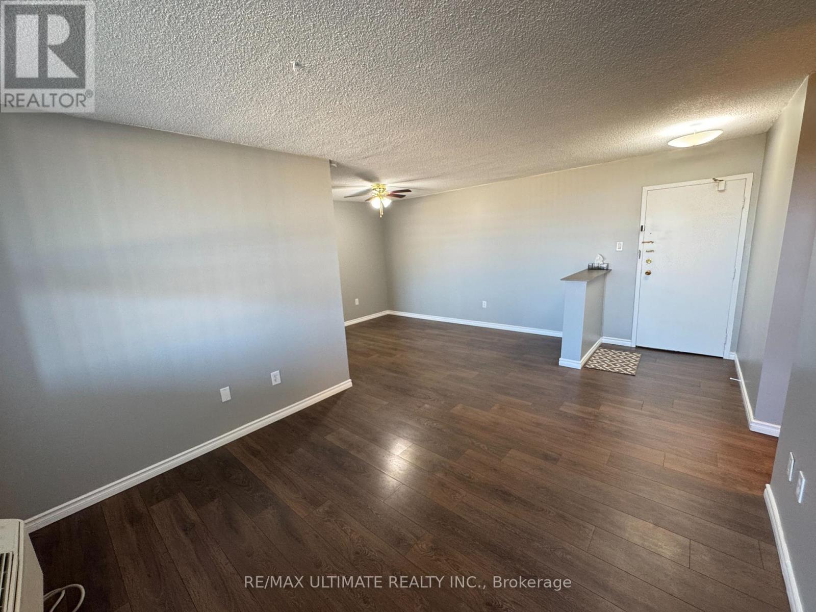 1004 - 966 Inverhouse Drive, Mississauga, Ontario  L5J 4B6 - Photo 5 - W12501588