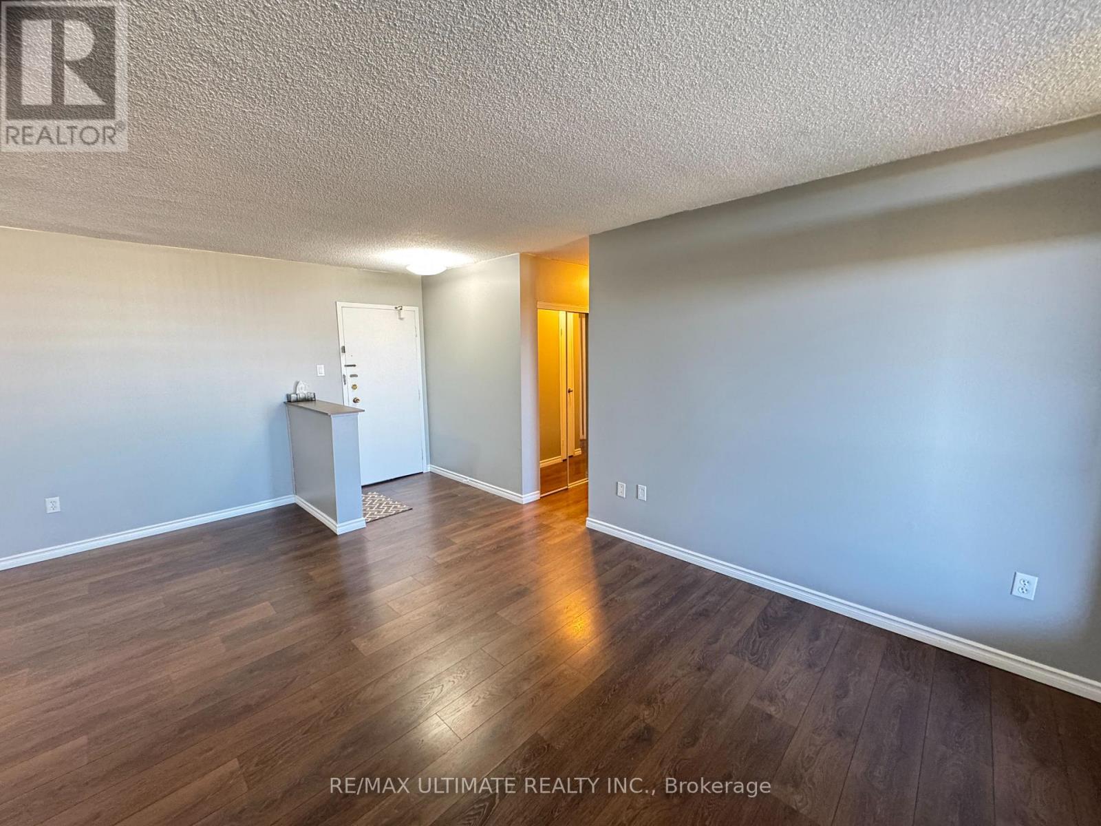 1004 - 966 Inverhouse Drive, Mississauga, Ontario  L5J 4B6 - Photo 6 - W12501588