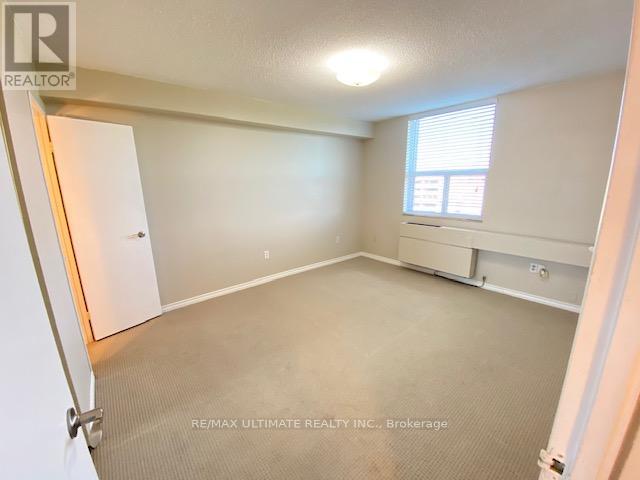 1004 - 966 Inverhouse Drive, Mississauga, Ontario  L5J 4B6 - Photo 8 - W12501588