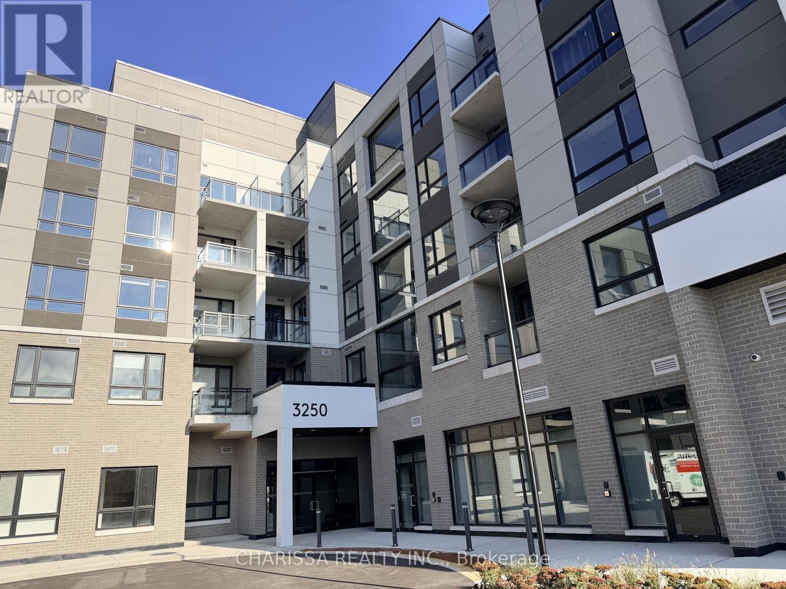 220 - 3250 Carding Mill Trail, Oakville, Ontario  L6M 1L3 - Photo 44 - W12501594