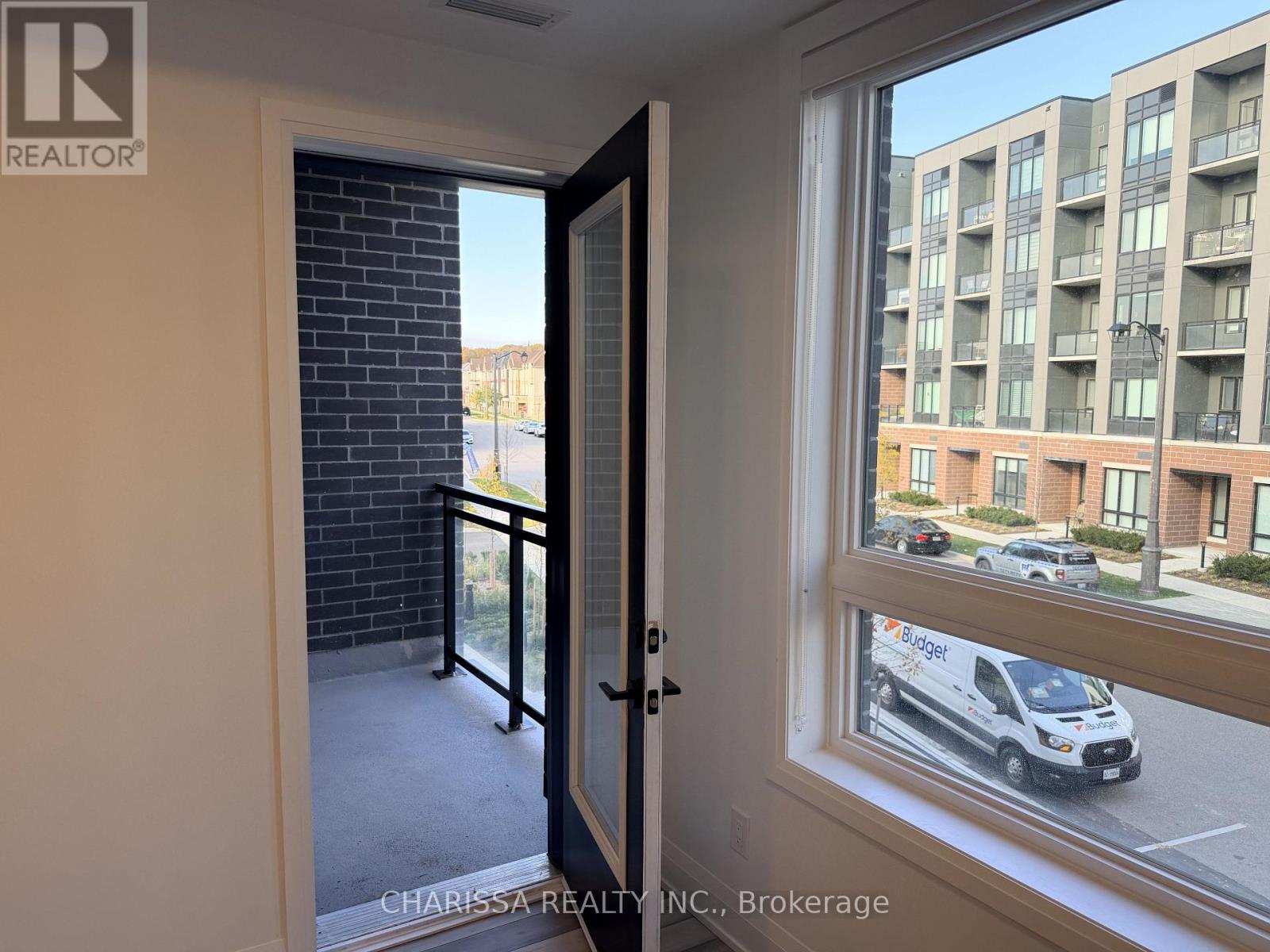 220 - 3250 Carding Mill Trail, Oakville, Ontario  L6M 1L3 - Photo 9 - W12501594