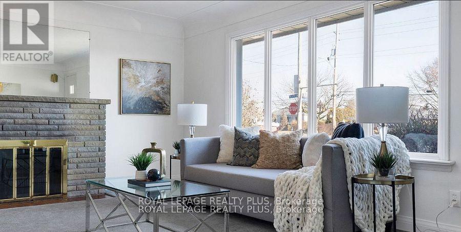 676 Walker's Line, Burlington, Ontario  L7N 2E7 - Photo 3 - W12501600