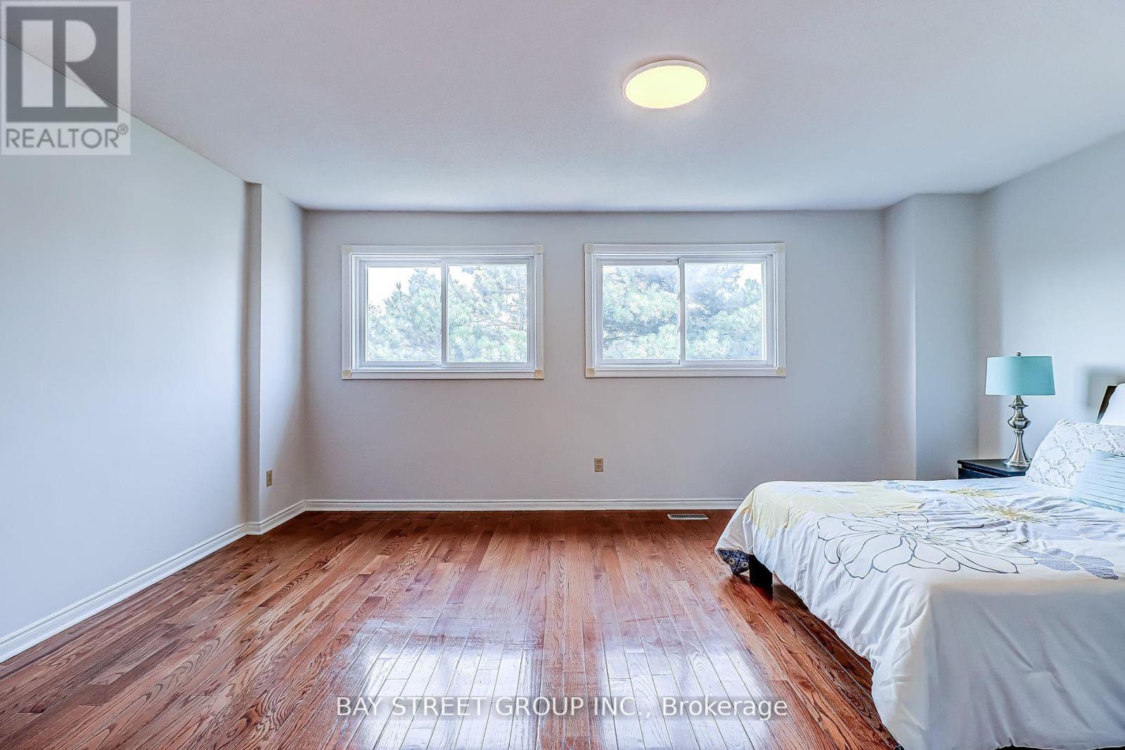 679 Constellation Drive, Mississauga, Ontario  L5R 2V9 - Photo 21 - W12501618