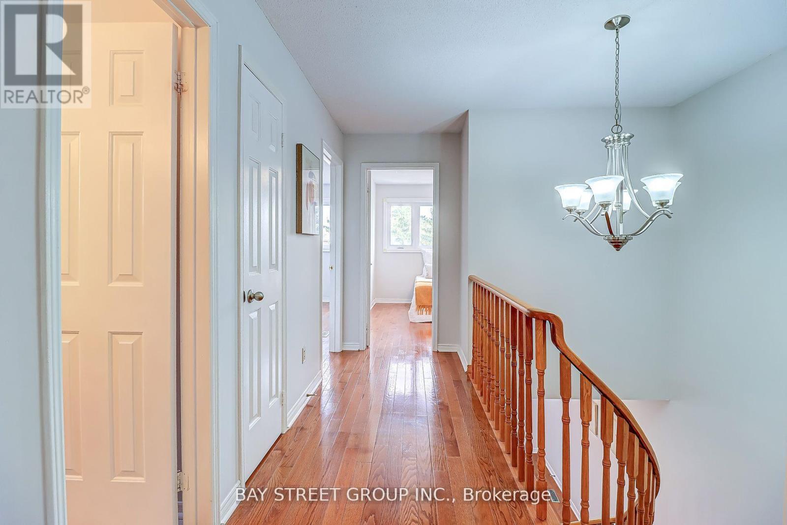 679 Constellation Drive, Mississauga, Ontario  L5R 2V9 - Photo 27 - W12501618