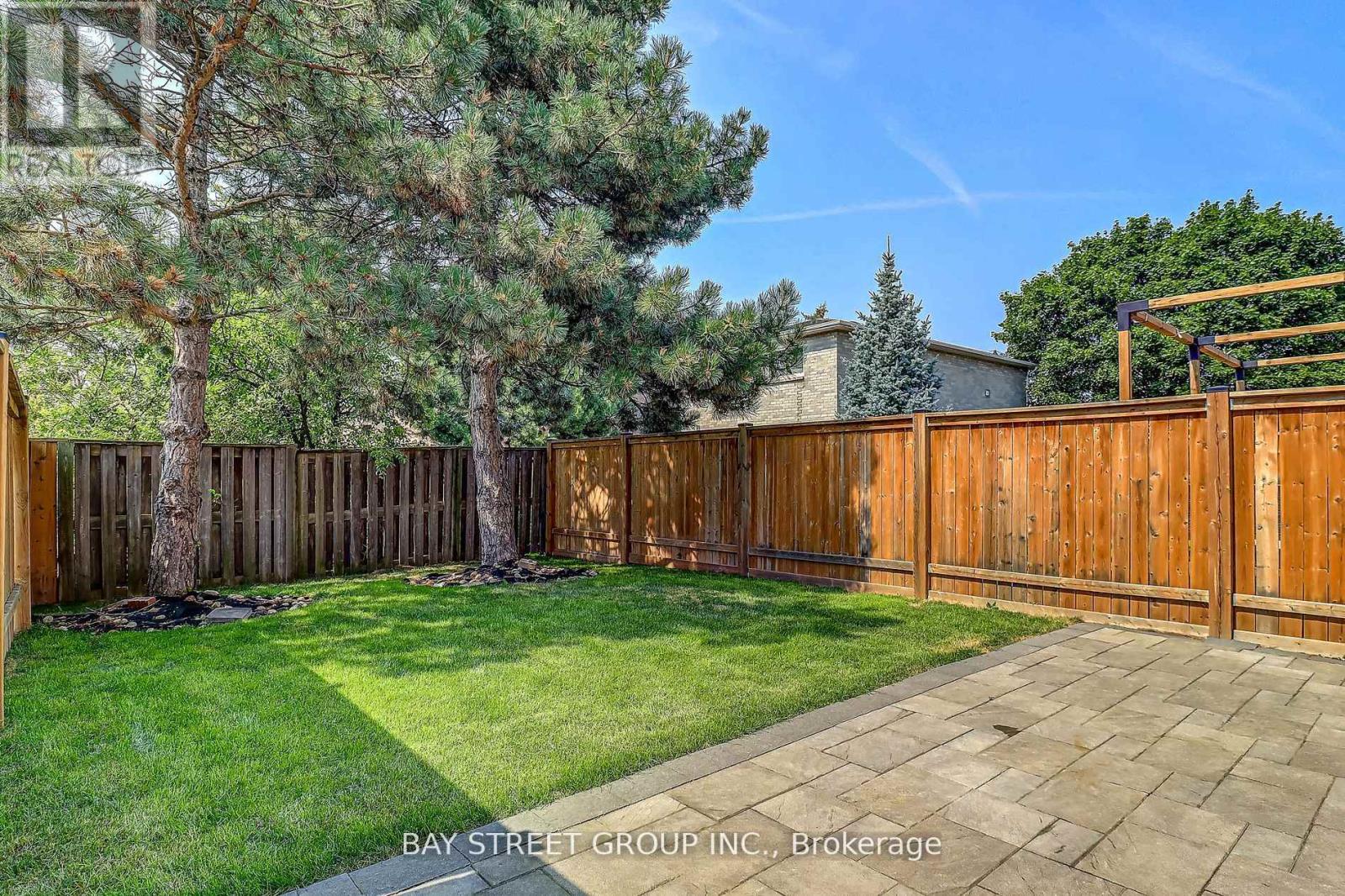 679 Constellation Drive, Mississauga, Ontario  L5R 2V9 - Photo 35 - W12501618