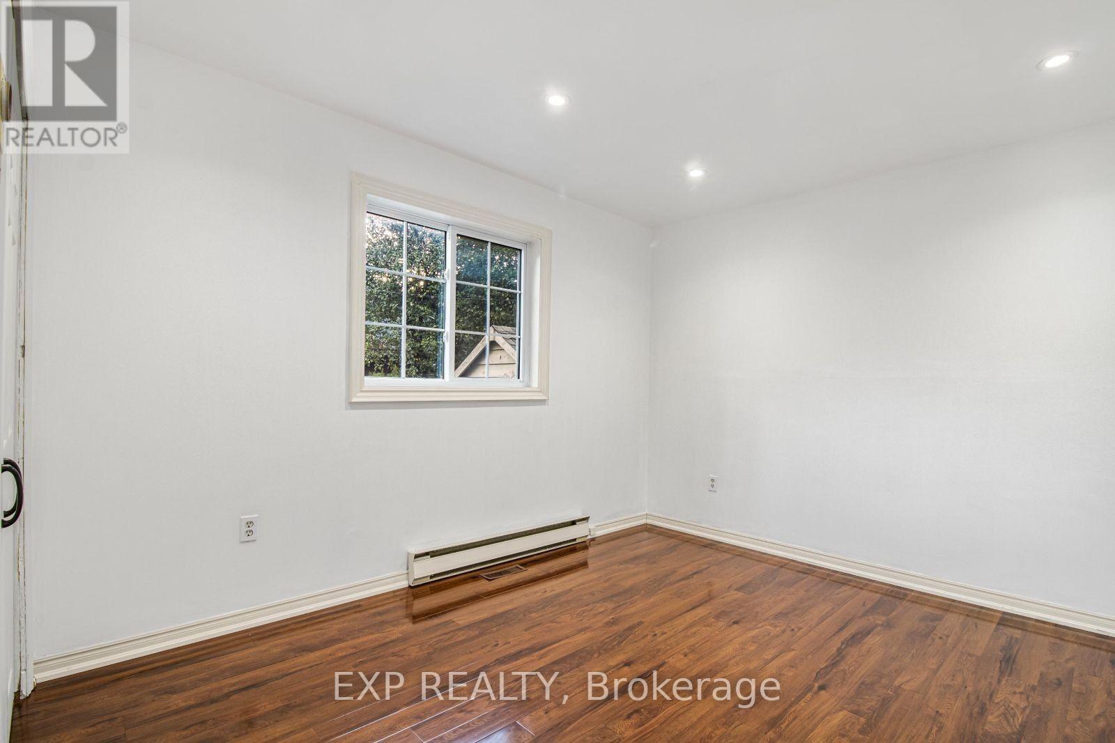 6 Erlesmere Avenue, Brampton (Brampton East), Ontario  L6W 2T5 - Photo 11 - W12501636