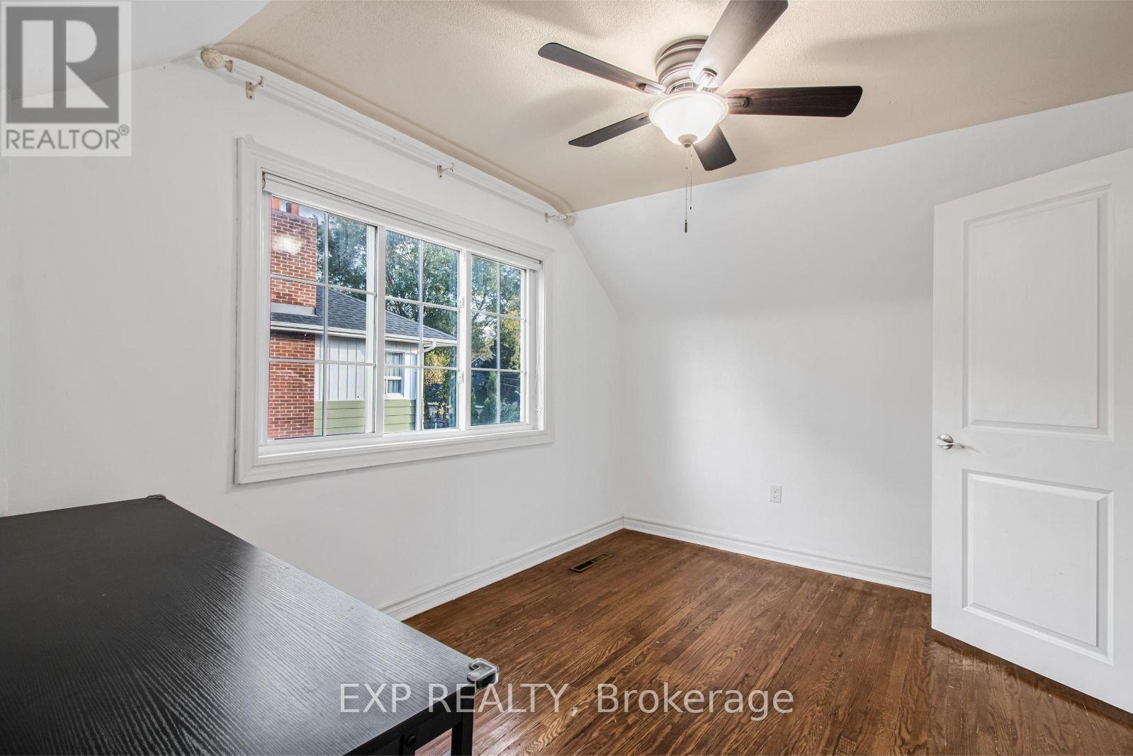 6 Erlesmere Avenue, Brampton (Brampton East), Ontario  L6W 2T5 - Photo 12 - W12501636