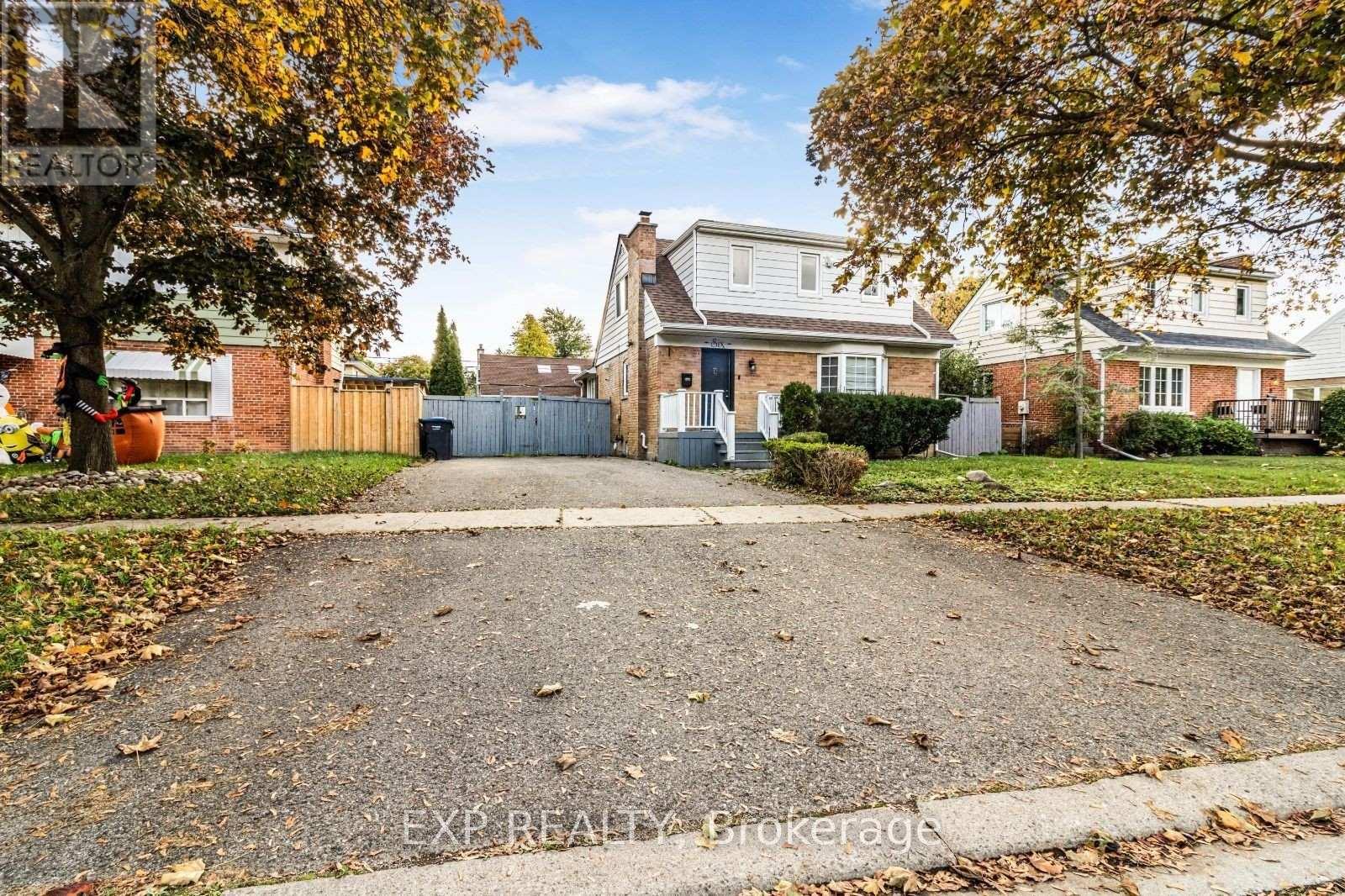 6 Erlesmere Avenue, Brampton (Brampton East), Ontario  L6W 2T5 - Photo 2 - W12501636